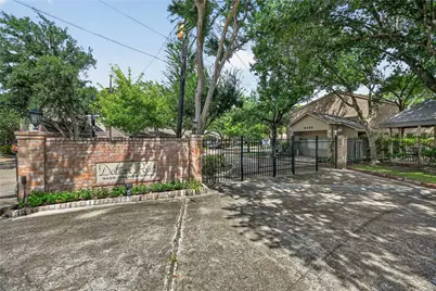 9400 Doliver Drive #16, Houston, TX 77063 - Photo 2