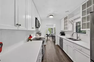 9400 Doliver Dr, Houston, TX 77063 - Photo 18