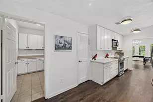 9400 Doliver Dr, Houston, TX 77063 - Photo 20