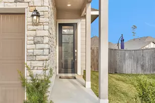 677 Royal Arch Dr, Conroe, TX 77304 - Photo 2