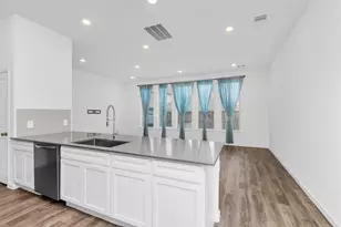 677 Royal Arch Dr, Conroe, TX 77304 - Photo 8