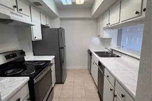 2816 S Bartell Dr, Houston, TX 77054 - Photo 4