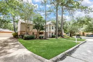 13706 Darrington Ln, Houston, TX 77069 - Photo 2