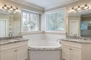 2740 Wroxton Rd, West University Place, TX 77005 - Photo 16