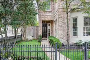 2740 Wroxton Rd, West University Place, TX 77005 - Photo 2