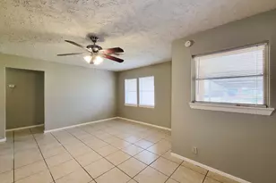 10117 Dulcimer St, Houston, TX 77051 - Photo 8