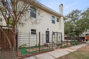 615 Pacific St, Houston, TX 77006 - Photo 2