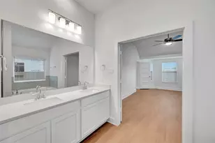 1816 Sleeping Hls Dr, Rosenberg, TX 77471 - Photo 6