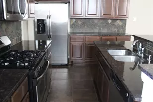 22 Cheswood Manor, The Woodlands, TX 77382 - Photo 4