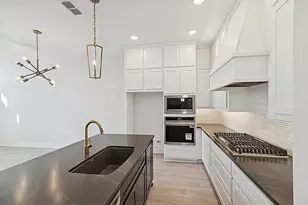 16046 Mason Run Dr, Houston, TX 77079 - Photo 10