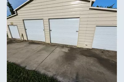 555 Legion Road, Angleton, TX 77515 - Photo 2
