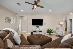 2875 Torano Cir, League City, TX 77573 - Photo 14