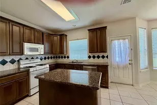 7426 Maple Run Dr, Sugar Land, TX 77479 - Photo 8