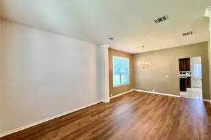 7426 Maple Run Dr, Sugar Land, TX 77479 - Photo 6