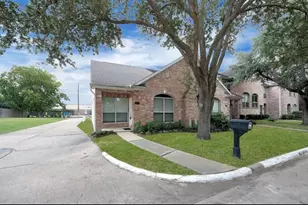 10813 Norchester Village Dr, Houston, TX 77070 - Photo 2