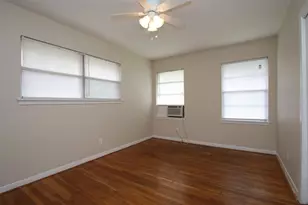 8807 Timberside Dr, Houston, TX 77025 - Photo 6