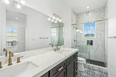 1107 62nd St, Galveston, TX 77551 - Photo 2