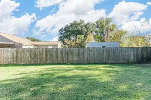 3817 Stuart Ave, Groves, TX 77619 - Photo 20