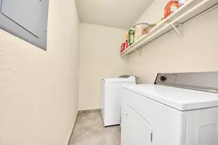 9433 Pagewood Ln, Houston, TX 77063 - Photo 18