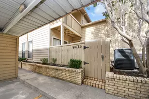 9433 Pagewood Ln, Houston, TX 77063 - Photo 2