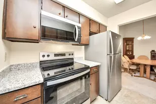 9433 Pagewood Ln, Houston, TX 77063 - Photo 16