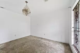 5207 Madden Ln, Houston, TX 77048 - Photo 4