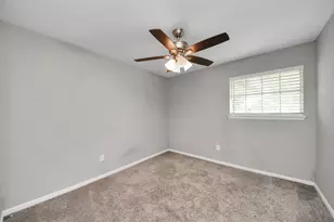 5815 Effingham Dr, Houston, TX 77035 - Photo 22