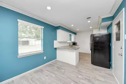 5815 Effingham Drive, Houston, TX 77035 - Photo 10