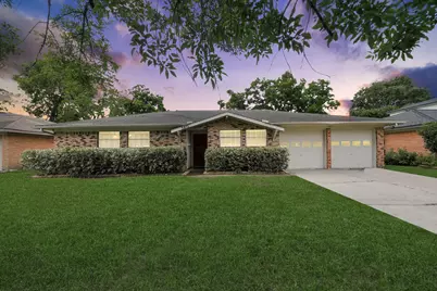 5815 Effingham Drive, Houston, TX 77035 - Photo 1
