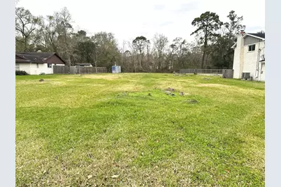1317 Oak Hollow Drive, Dickinson, TX 77539 - Photo 2