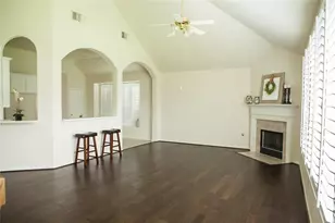 3334 Worthington Dr, Pearland, TX 77584 - Photo 2