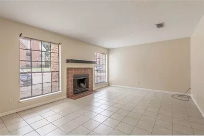 2401 Sycamore Ave #E3, Huntsville, TX 77340 - Photo 4