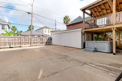 1610 Postoffice Street, Galveston, TX 77550 - Photo 24