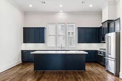 2733 Cortlandt Street, Houston, TX 77008 - Photo 2
