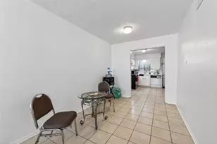 235 W Tri Oaks Ln, Houston, TX 77043 - Photo 16