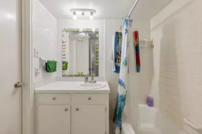 235 W Tri Oaks Lane #235, Houston, TX 77043 - Photo 8