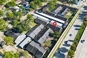235 W Tri Oaks Ln, Houston, TX 77043 - Photo 20