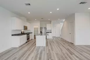 10415 Lancaster Frst Ln, Houston, TX 77051 - Photo 4