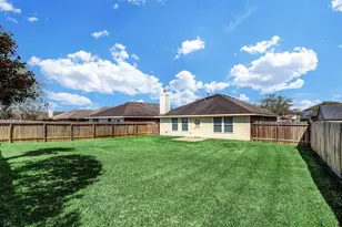135 Rustic Colony Ln, Dickinson, TX 77539 - Photo 2