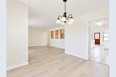3030 S Blue Meadow Circle, Sugar Land, TX 77479 - Photo 4