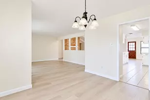 3030 S Blue Meadow Cir, Sugar Land, TX 77479 - Photo 4