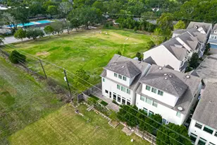 10514 Hess Ln, Houston, TX 77096 - Photo 48