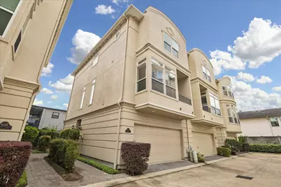 1515 Hyde Park Boulevard #32, Houston, TX 77006 - Photo 1