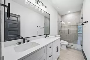 4630 Edfield St, Houston, TX 77033 - Photo 18