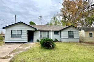 9401 Sierra Dr, Houston, TX 77051 - Photo 2