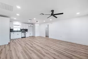 8658 Sonneville Dr, Houston, TX 77080 - Photo 2