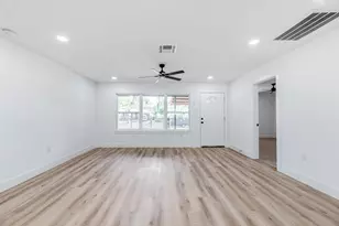 8658 Sonneville Dr, Houston, TX 77080 - Photo 6