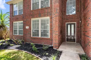 2430 Waterwood Dr, Sugar Land, TX 77479 - Photo 4