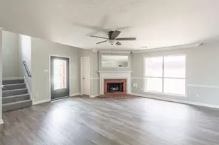 2007 Ruffian Ln, Stafford, TX 77477 - Photo 4