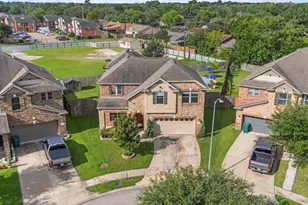 16551 Winthrop Bend Dr, Houston, TX 77084 - Photo 2